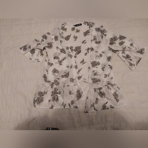 White floral cardigan Size S